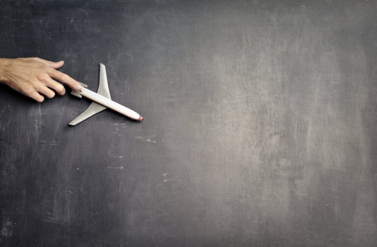 Les compagnies aériennes veulent alléger les avions… de vos bagages