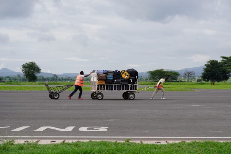 Arnaques au transport de bagages : repérer les offres qui vous font porter des risques
